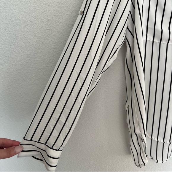 H&M Chiffon V Neck Blouse - Picture 3 of 8